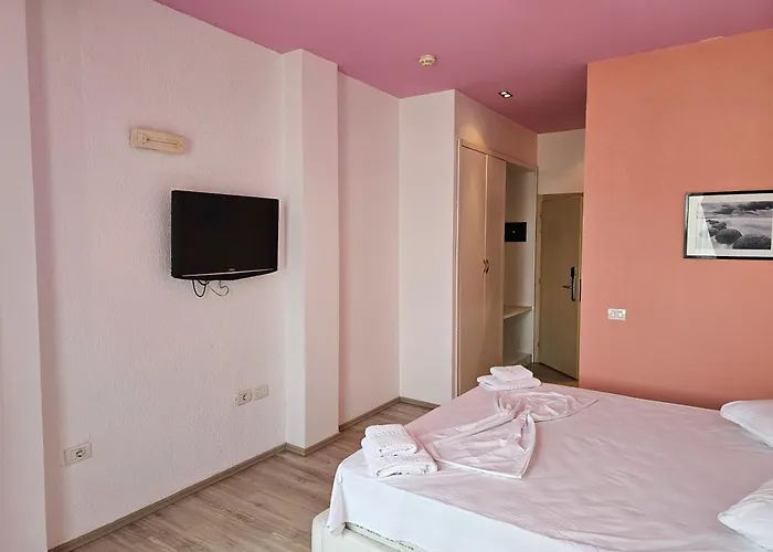 Sunborn Hotel