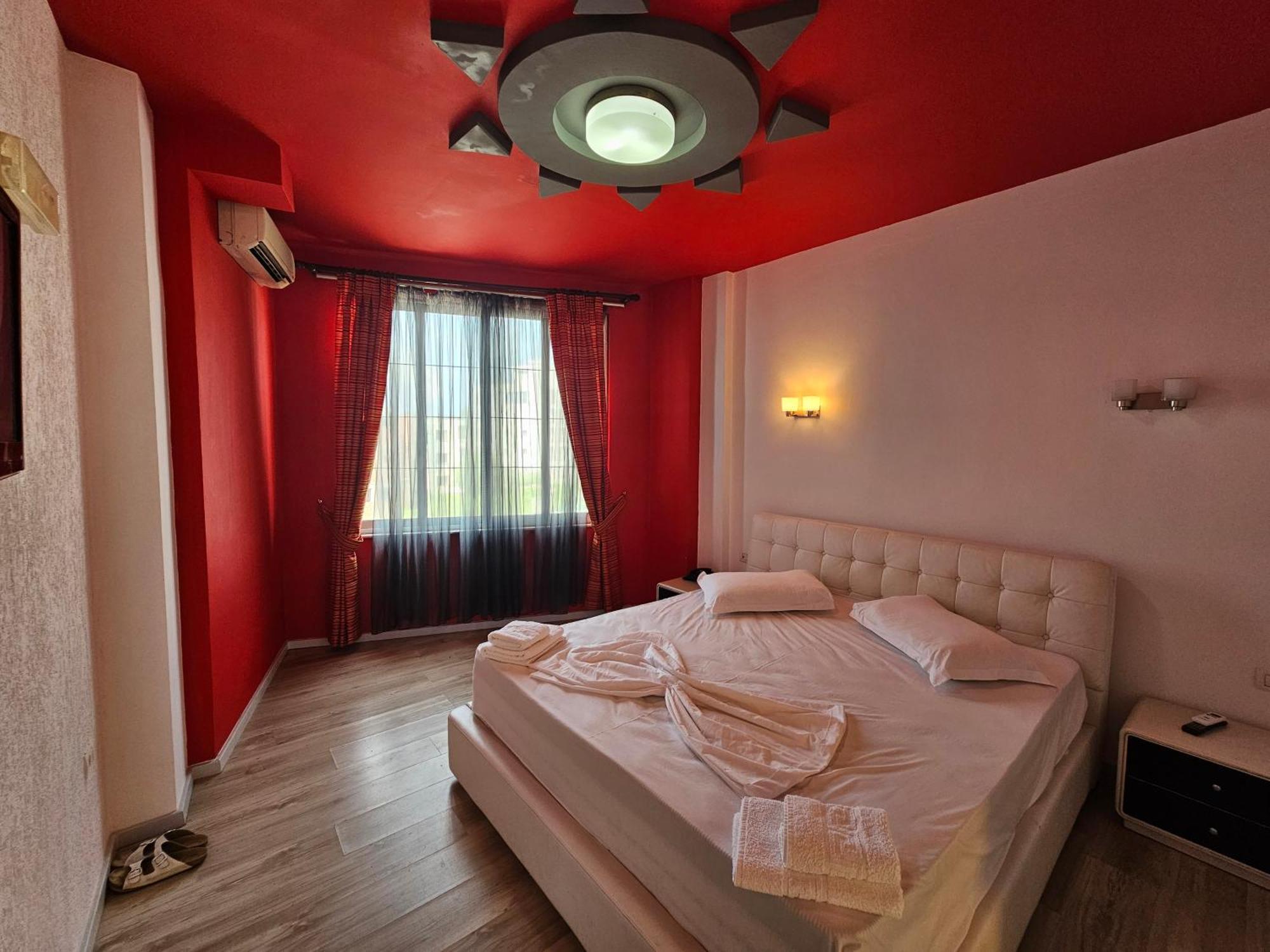 Sunborn Hotel 3*